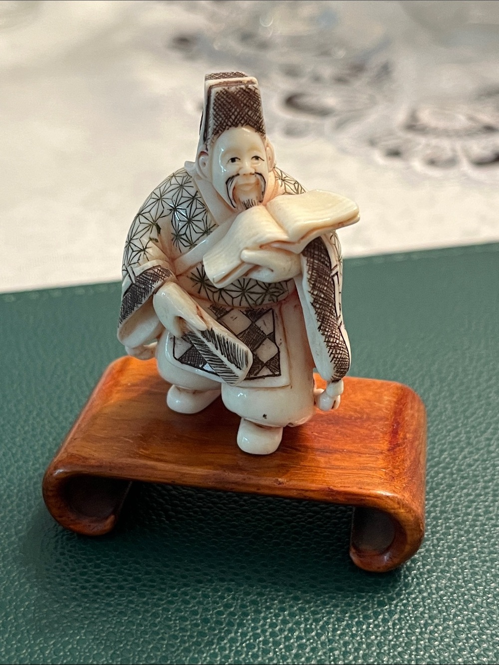 Ivory-Tone  Figurine Home Art Sculpture - Cream and Brown